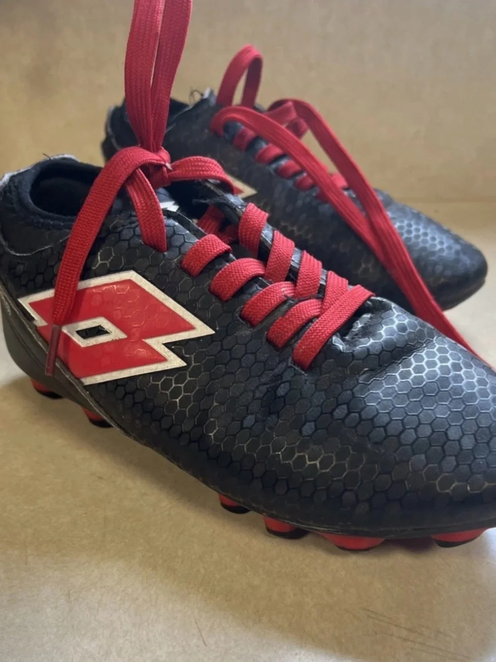 Lotto Forza Storm Size 3 Youth Kids Black/Red Soccer Cleats
